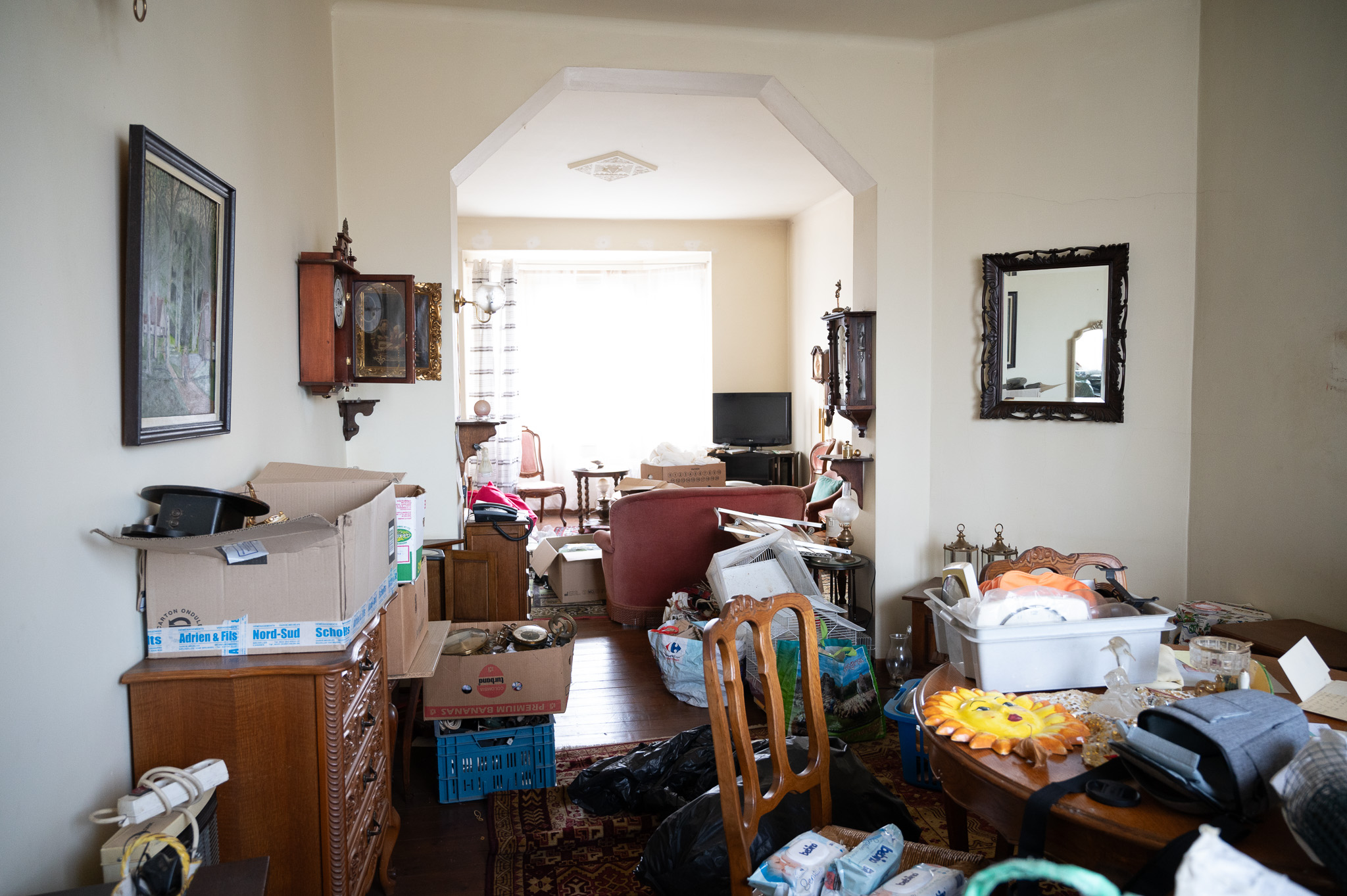 Pièce Avant Appartement rempli avant le service de Vide-Maison de Dardenne Antique